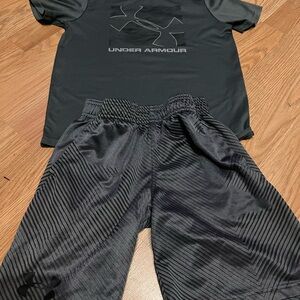 Under Armour Dark Gray Athletic Shorts and Shirt Size Youth Small